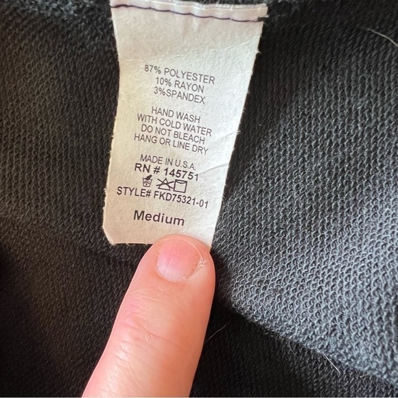 Fantastic Fawn 3 Tiered Off The Shoulder Dress Size Medium - Picture 3 of 6